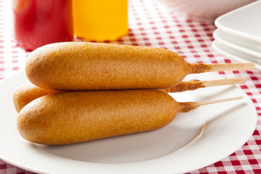 Comment faire des corn dogs maison délicieux et croustillants ?